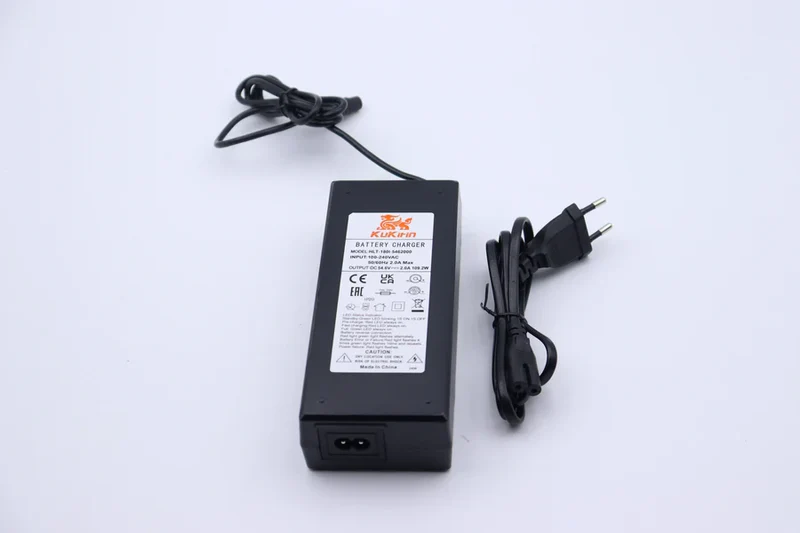 Carica batteria 54.6 V 2A per Monopattino Elettrico KUKIRIN G2 PRO (Versione 2024)