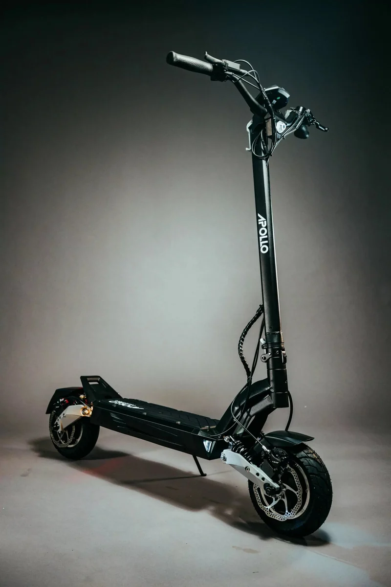 Apollo Phantom V2 (2022) Electric Scooter