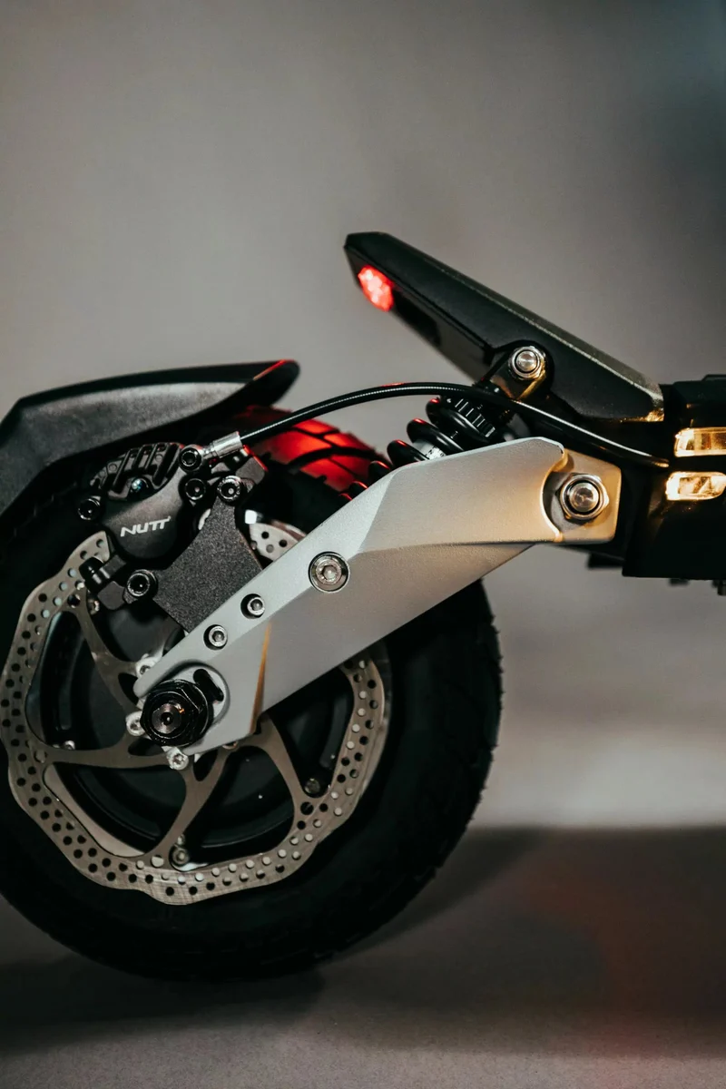 Apollo Phantom V2 (2022) Electric Scooter