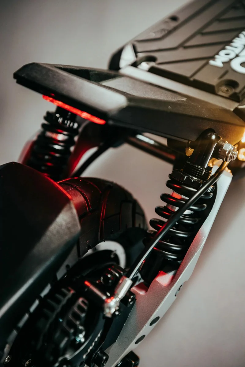 Apollo Phantom V2 (2022) Electric Scooter