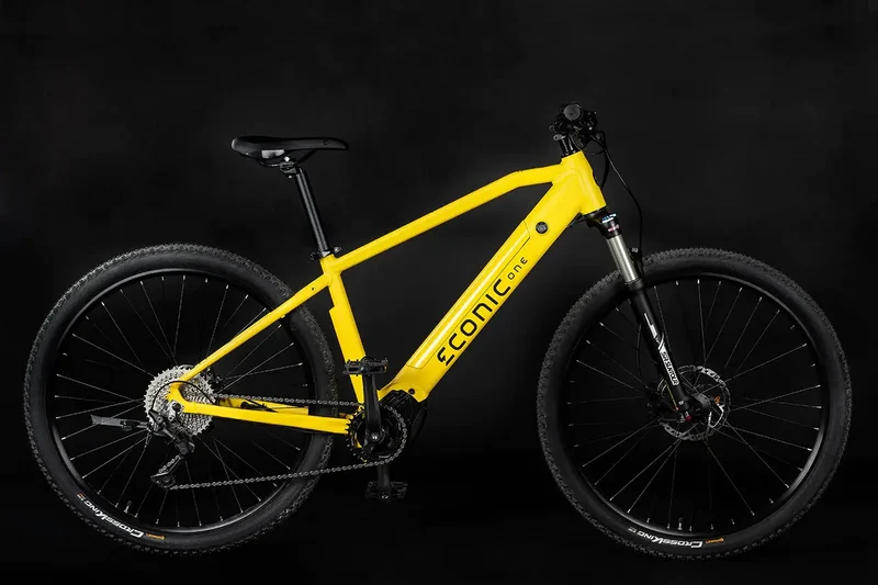 MTB - ADVENTURE SMART Bicicletta Elettrica | ECONIC ONE | Batteria 36V 12.7AH | Autonomia 100 km with Eco assistance level | FRENI Idraulici Shimano Deore BR MT201 | PNEUMATICI Vittoria Evolution 29" 1,90"
