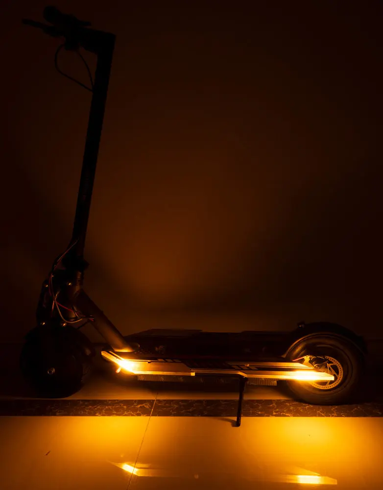 Pedana Monorim con luce led per Xiaomi, Ninebot Max G30 e altri monopattini