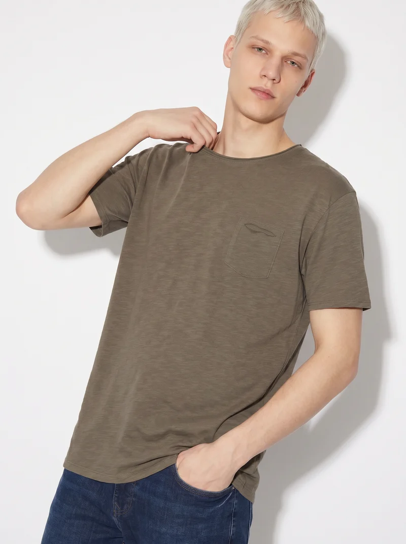 T-shirt cotone slub loose fit con tasca - Verde kaki