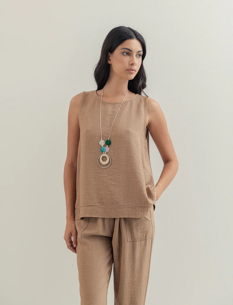 Top con collana - Cammello