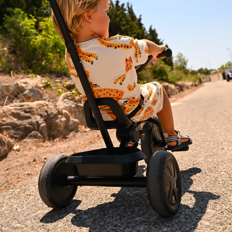 Triciclo Drifter con maniglione Nero