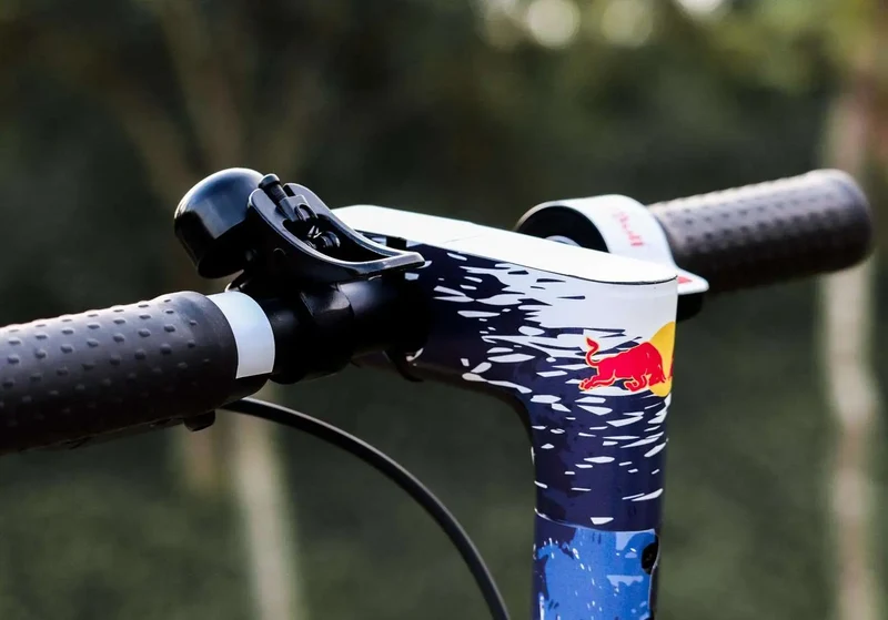 ADESIVI RedBull (BLU) per personalizzare il tuo monopattino XIAOMI o simili