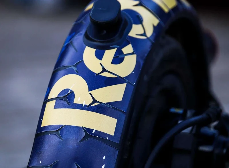 ADESIVI RedBull (BLU) per personalizzare il tuo monopattino XIAOMI o simili
