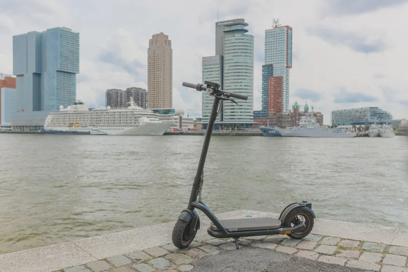 Navee N65 Electric Scooter