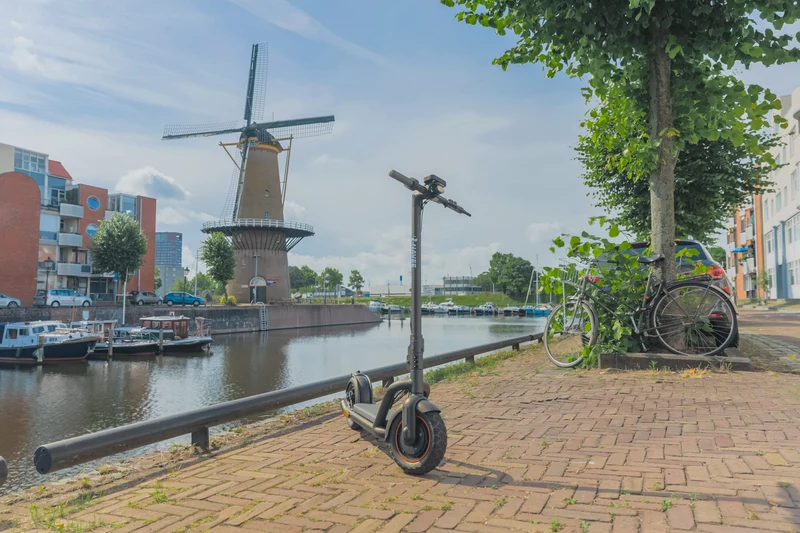 Navee N65 Electric Scooter