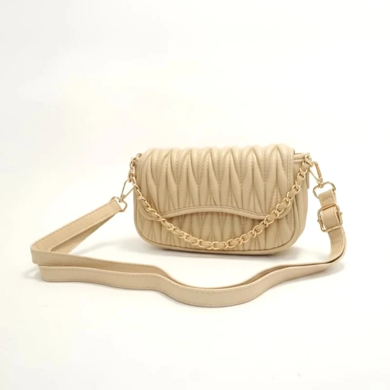 Tracolla goffrata con catena e patta - Beige