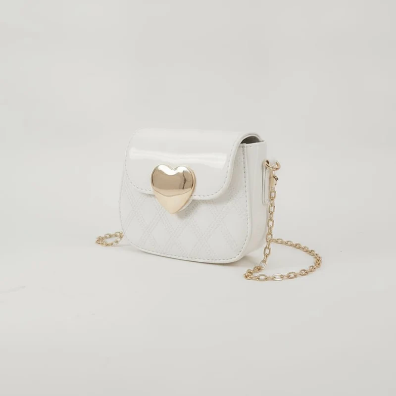Borsetta lucida con cuore metallico - Bianco