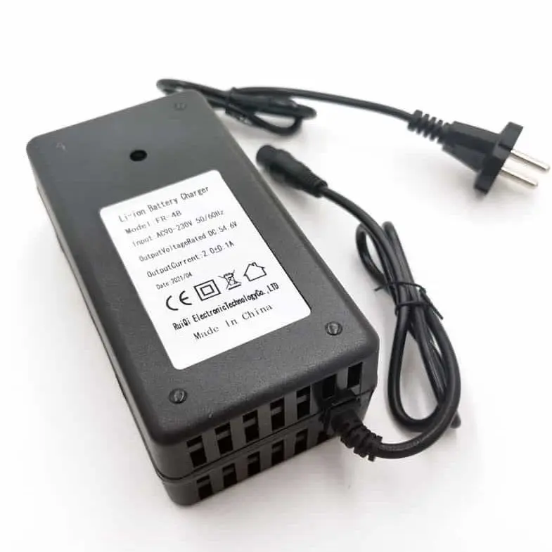 CARICATORE 54.6V 2A GX12 compatibile con Kugoo M4 / M4 PRO Ovex Z1 Plus