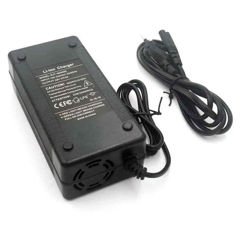 CARICATORE 42V 4A a ricarica rapida per Xiaomi M365, 1S, Pro / 2, Ninebot ES1, ES2 e Ducati Pro I