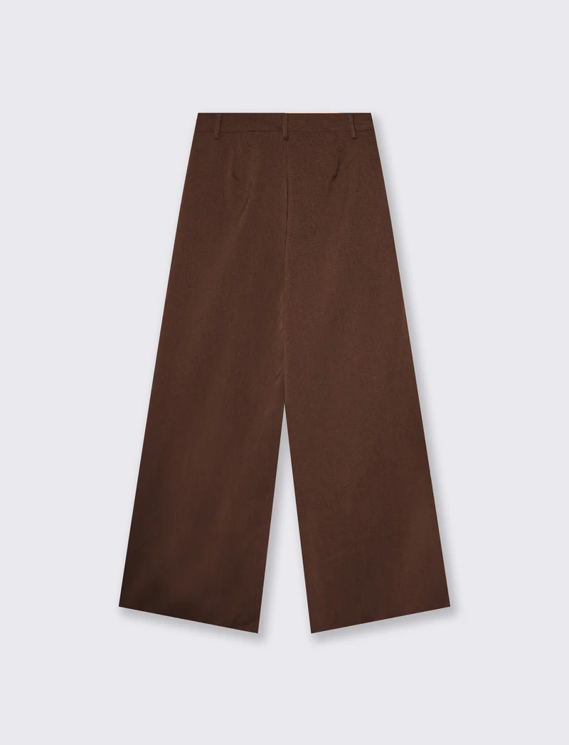 pantalone con pieghe e tasche ai fianchi - Marrone
