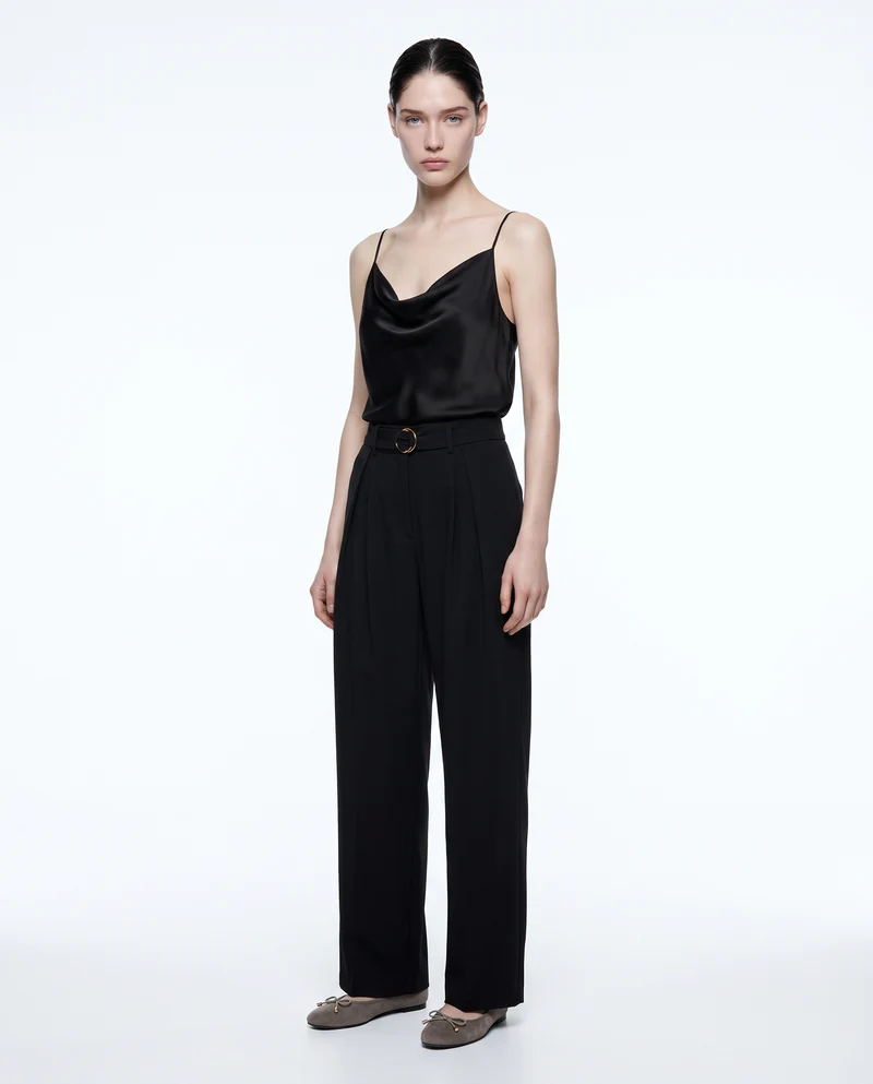 Top con scollo drappeggiato e bretelle sottili - Nero