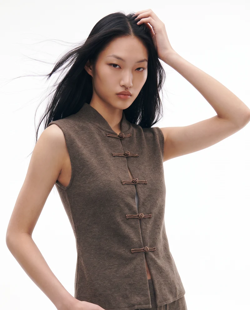 Gilet con collo alla coreana e chiusura ad alamari - Grigio fango