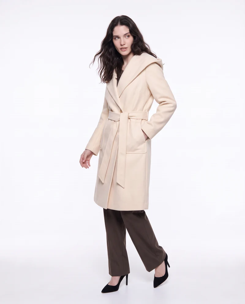 Cappotto basico con cappuccio e cinta - Avorio