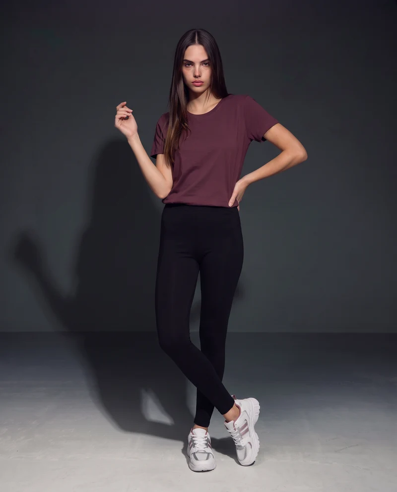 T-Shirt Basic in Cotone - Rosso amarena