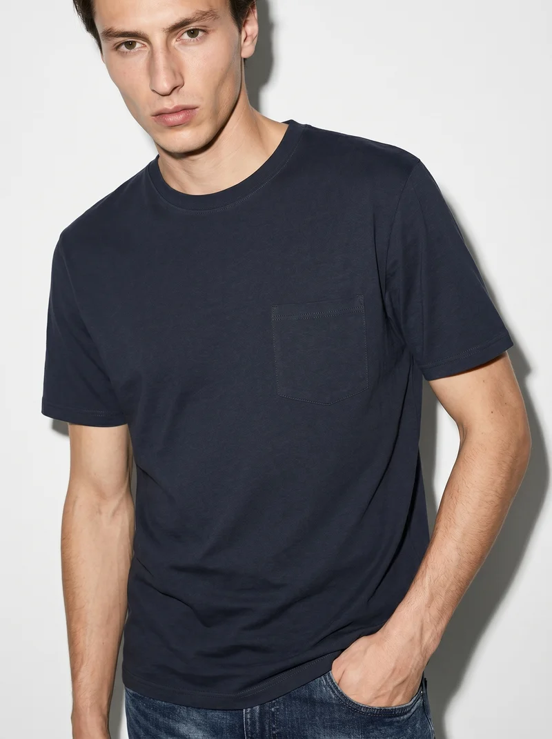T-shirt basic girocollo con tasca - Blu