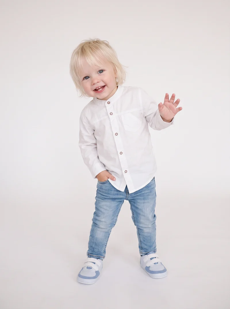 Camicia basica con taschino e ricamo - Bianco latte
