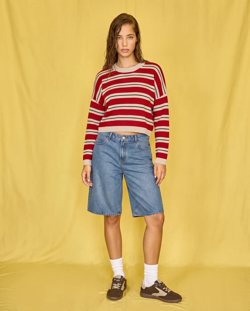 Maglia crop con manica a T stylish - var 1