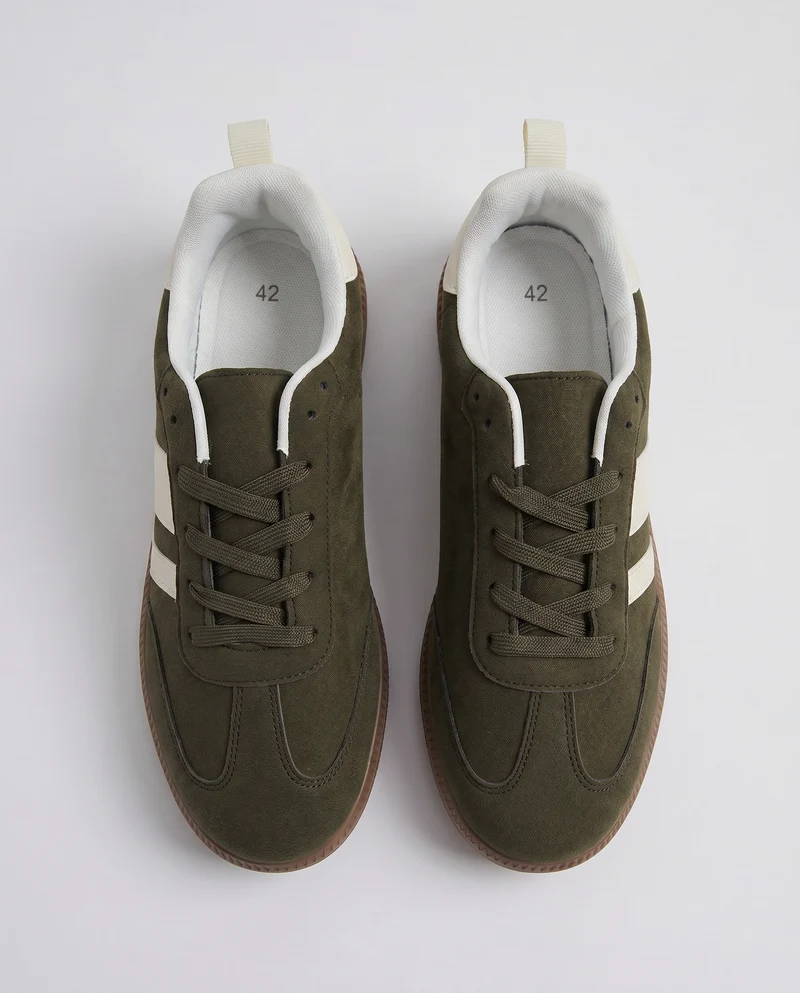 Sneakers bianche con suola a contrasto uomo - Verde