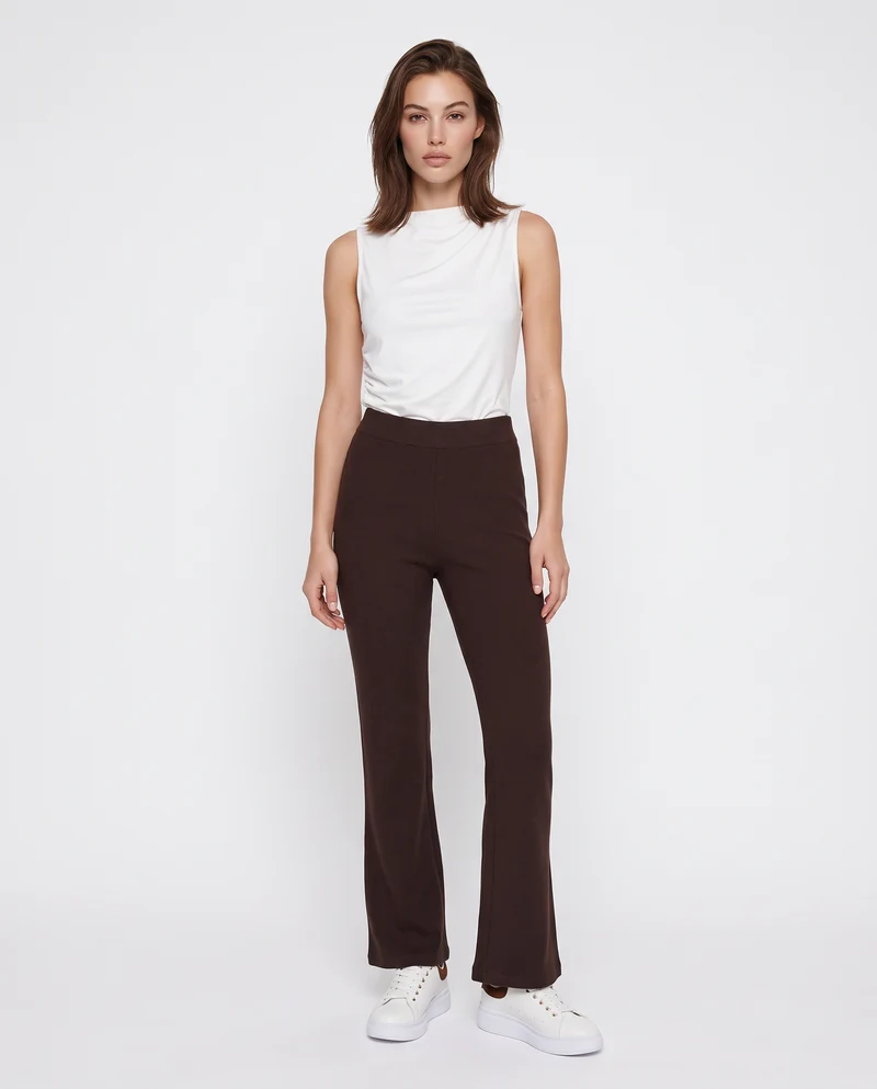 Fuseaux flare: stile e comfort unici - Moro