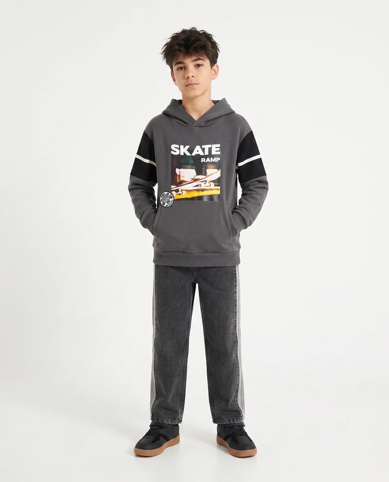Felpa con cappuccio dallo stile college - Grigio piombo