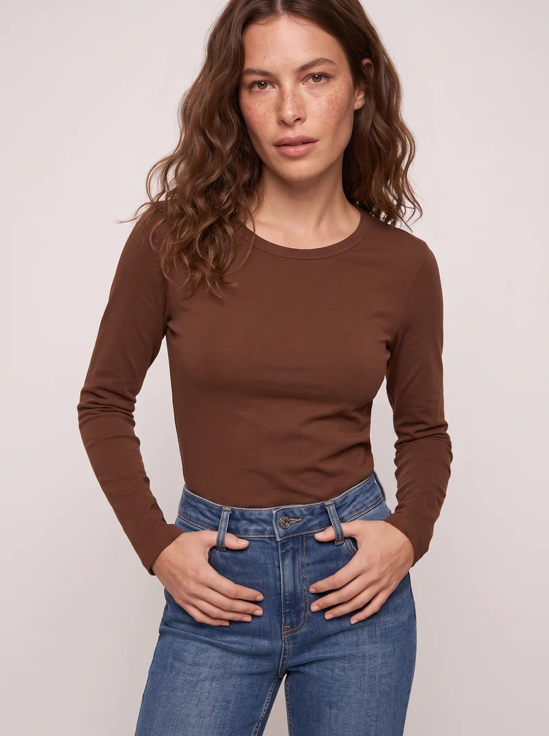 T-shirt basica a costine girocollo 3/4 - Marrone cioccolato