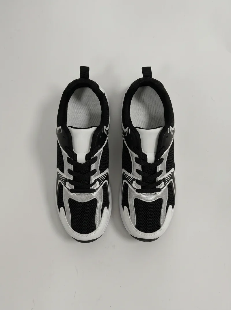 Sneakers in tessuto tecnico a contrasto - Nero