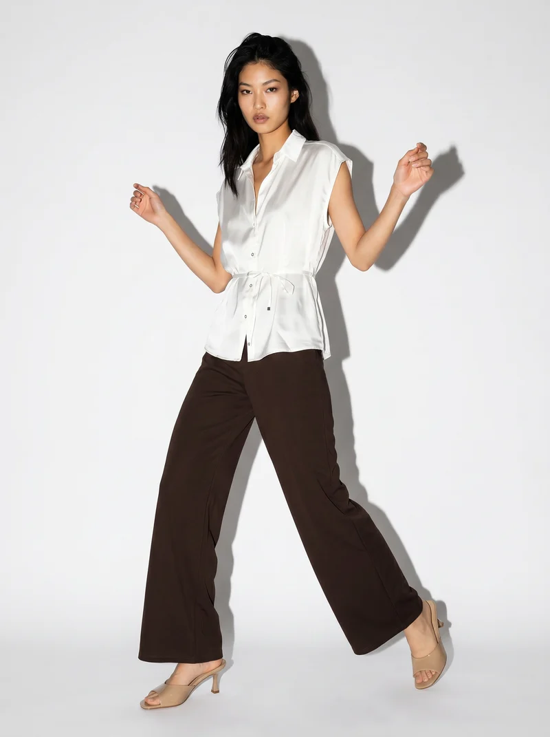 Camicia smanicata in satin lucido - Avorio