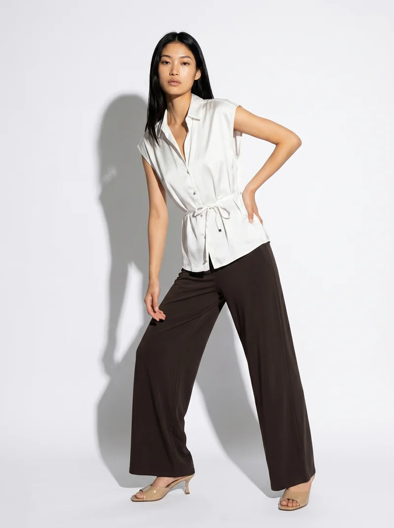 Camicia smanicata in satin lucido - Avorio