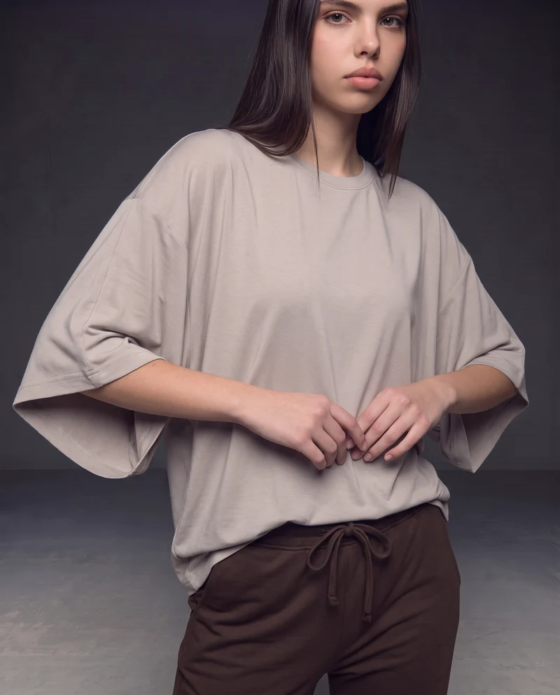 T-shirt girocollo con maniche a pipistrello - Beige grano
