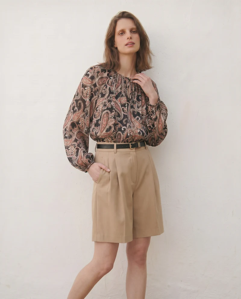 Blusa ampia con scollo a V elegante - var 1