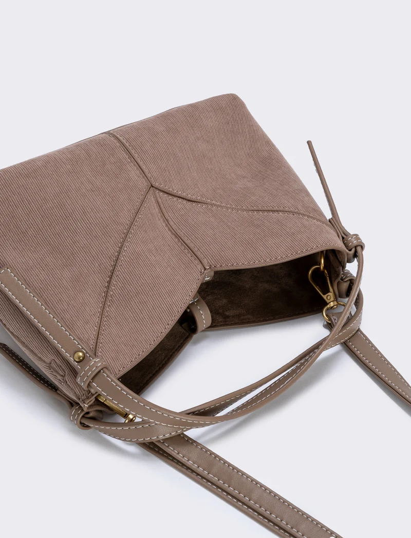 Borsetta a costine in velluto con tracolla - Beige