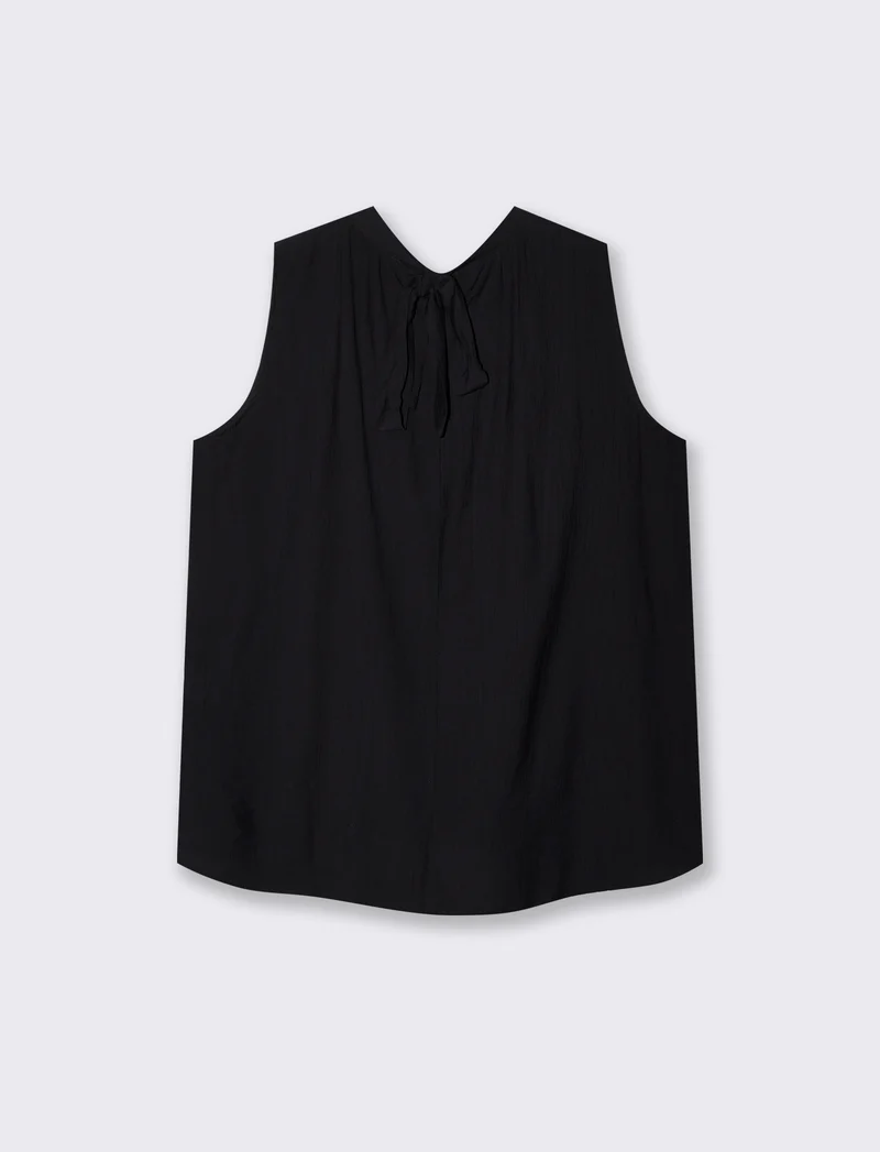 Blusa smanicata con pieghe centrali - Nero