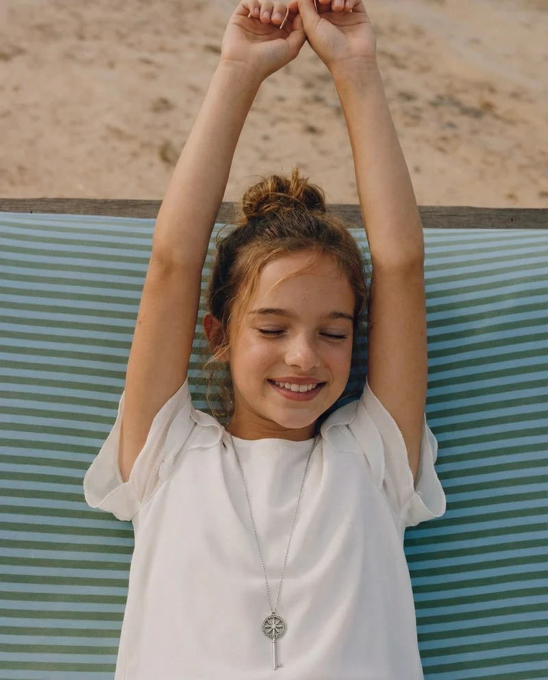 Blusa leggera estiva da bambina con rouches - Bianco