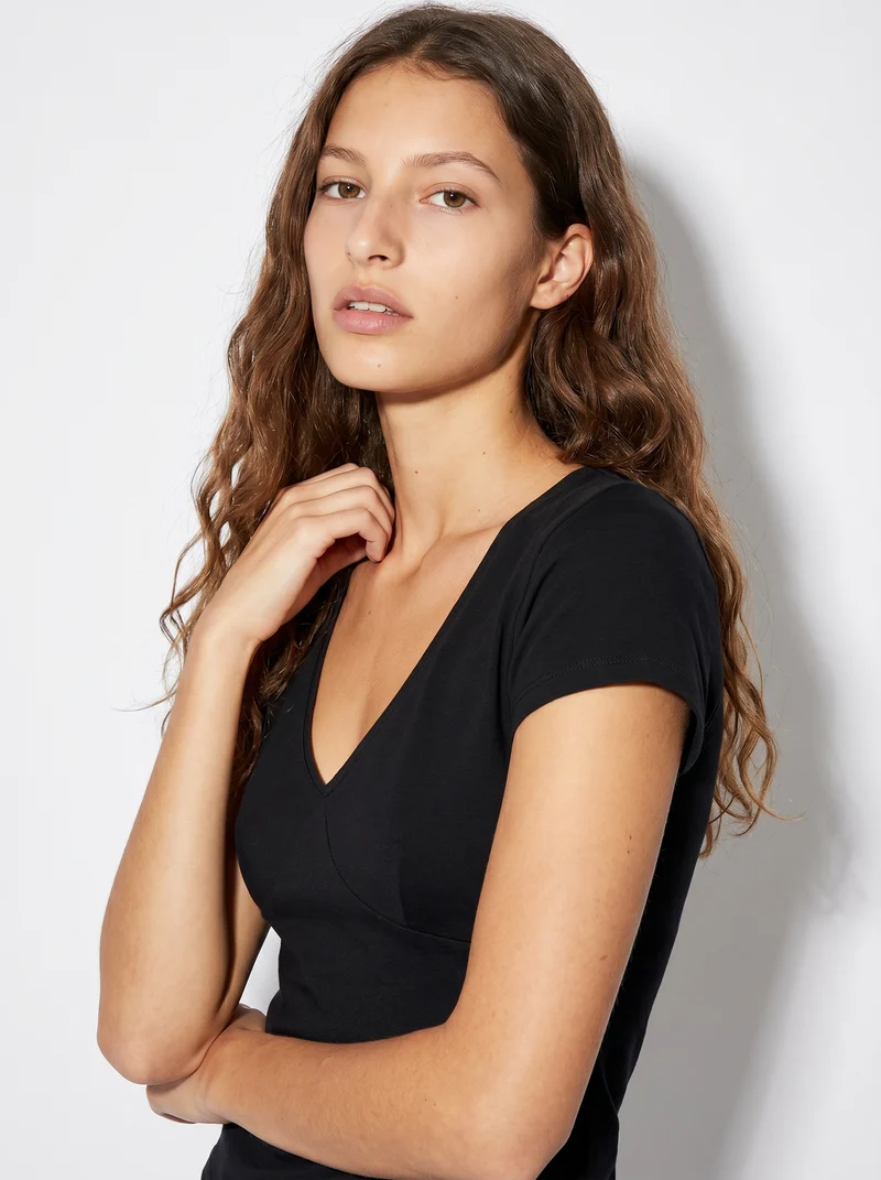 T-shirt a manica corta scollo a V slim - Nero