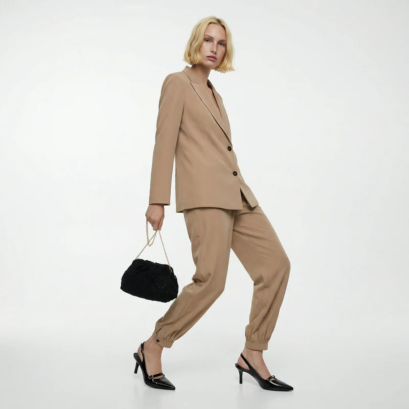 Pantaloni chinos con elastico fondo - Cammello