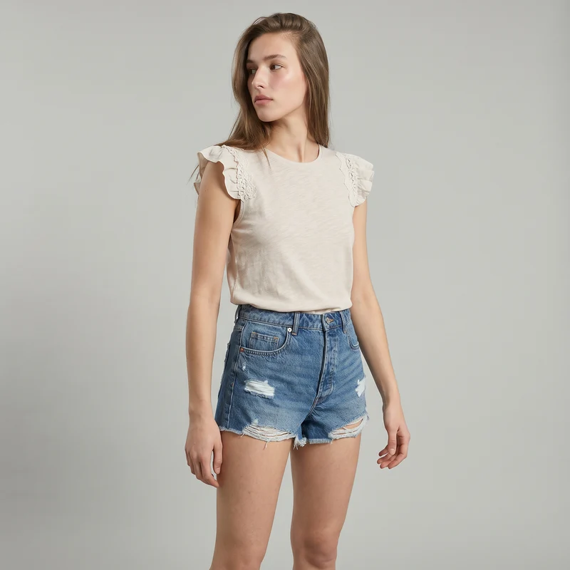 Maglia in pizzo con maniche ad aletta - Avorio