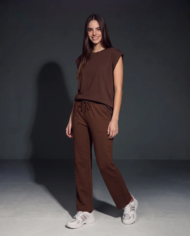 T-Shirt Manica T e Collo Tondo - Marrone cioccolato