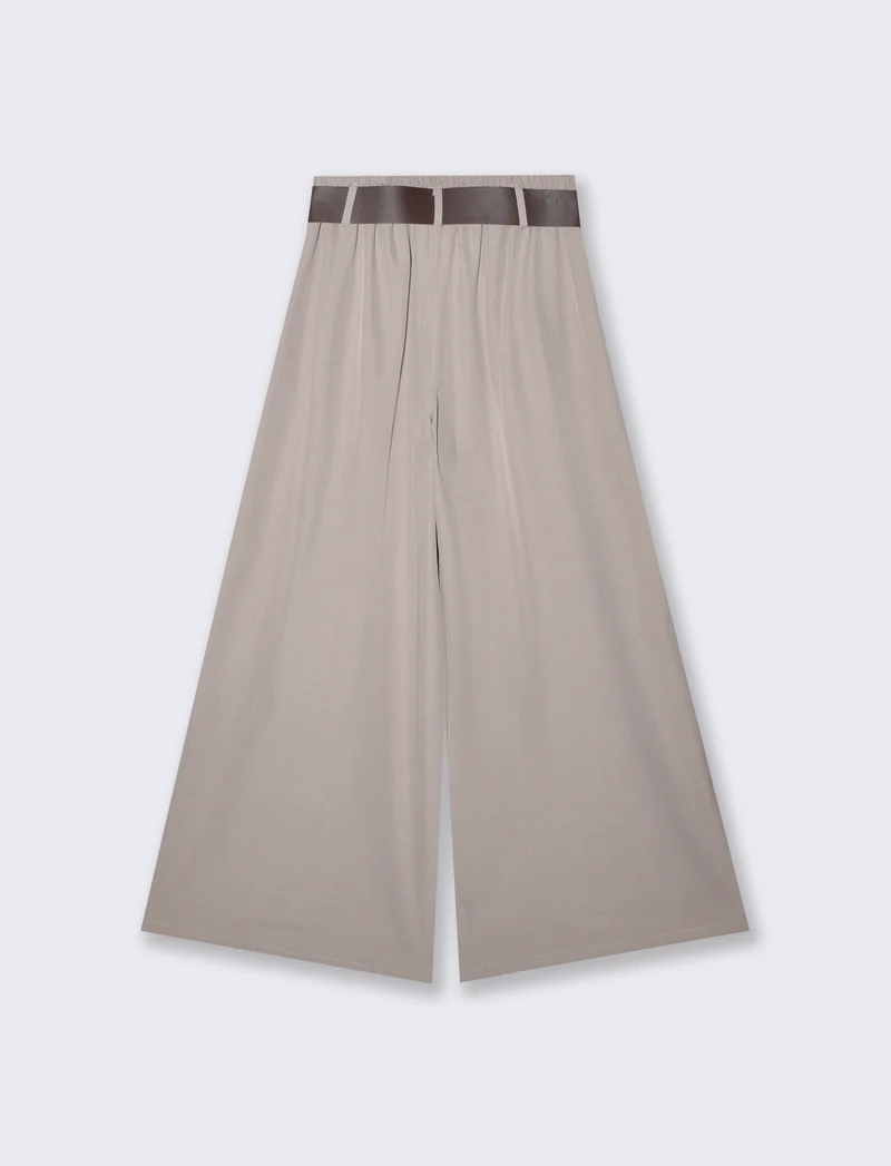 Pantaloni con pieghe e cintura - Grigio fango