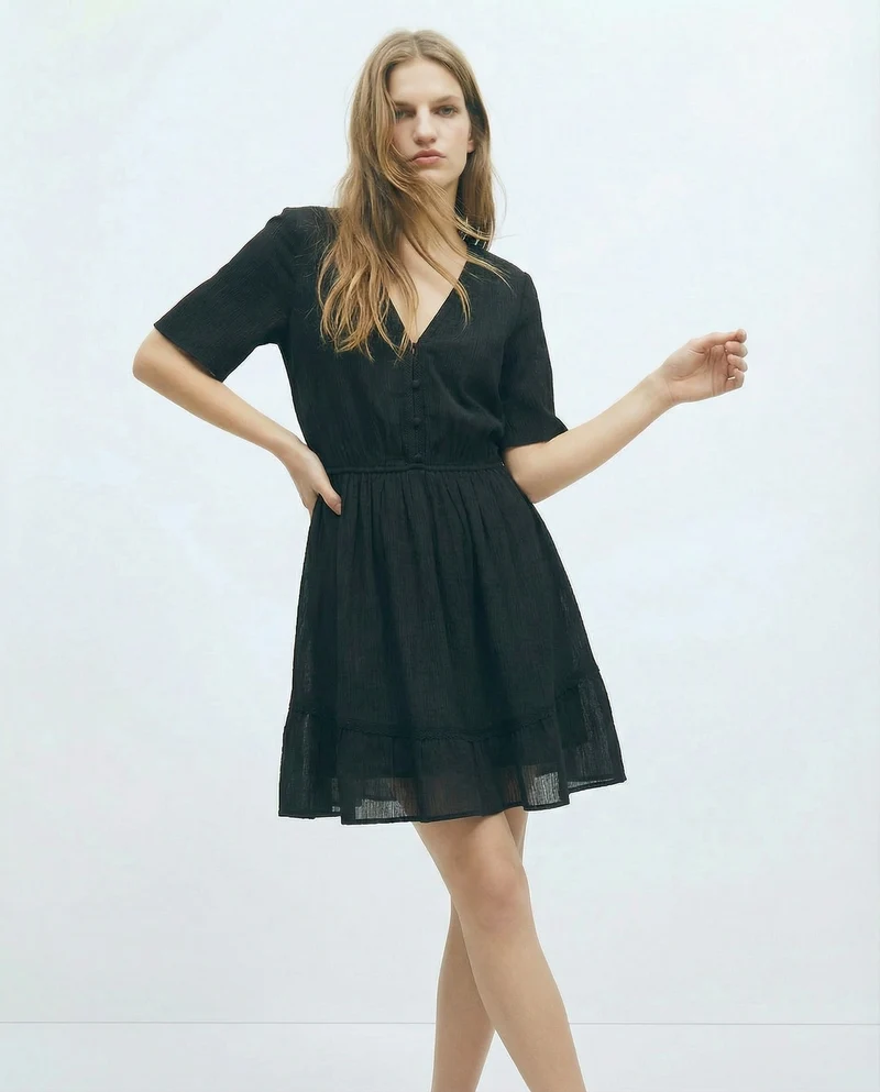 Vestito con Maniche Corte e Scollo a V - Nero