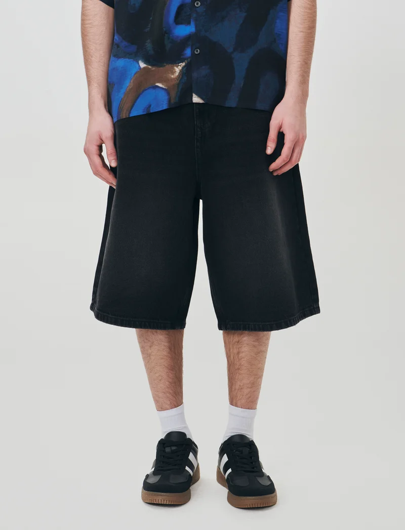Bermuda Jeans Skater Fit in Denim Slavato - Nero