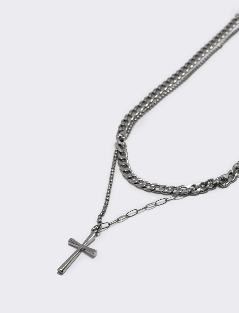 Collana lunga con perline e ciondolo - Multicolore