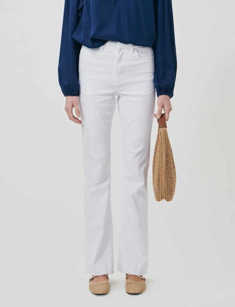 Jeans a Zampa Vita Alta con Tasche - Bianco