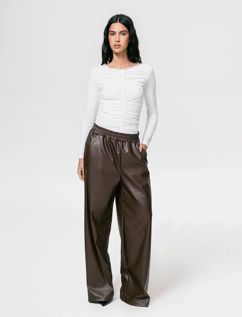 Pantalone palazzo con elastico in vita in ecopelle - Moro