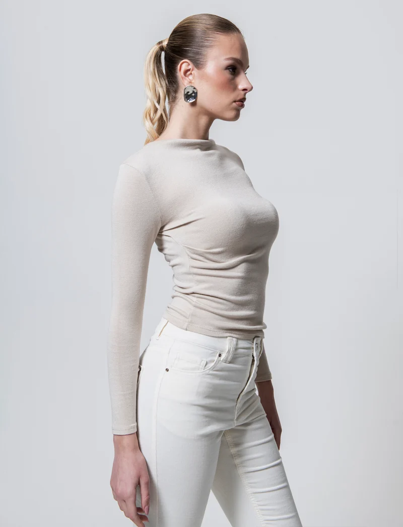 Tshirt manica lunga in maglia con scollo a barca - Bianco panna