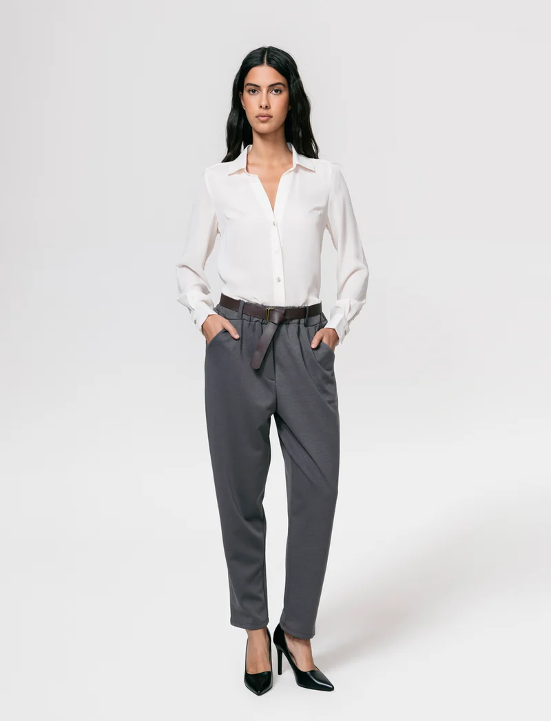 Pantalone in tessuto morbido con cintura - Grigio fango