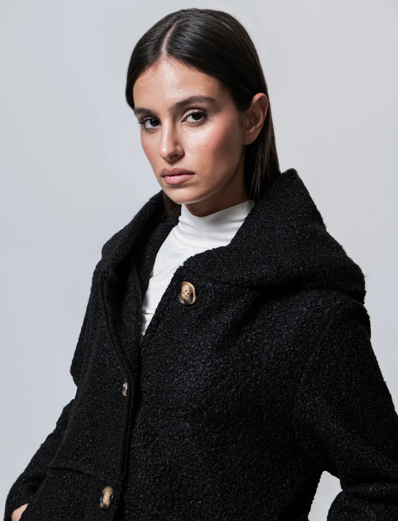 Cappotto su tessuto bouclè con cappuccio - Nero